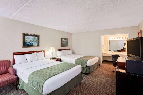 Days Inn by Wyndham Bay City image 2